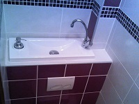 WiCi Bati Wand WC mit integriertem Handwaschbecken - Frau C (Frankreich - 60) - 3 auf 3 (nachher)